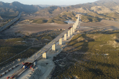 Lanzamiento del tablero en el viaducto de Los Feos. 02/2024. Foto Adif Alta Velocidad.